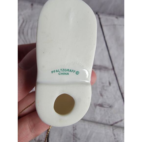 Pfaltzgraff Winterberry Cat in Stocking Christmas Ornament - Picture 7 of 7